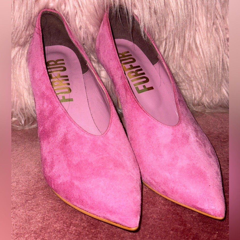 PINK SUEDE JAPANESE BRAND “FURFUR” PUMP HEELS 💕